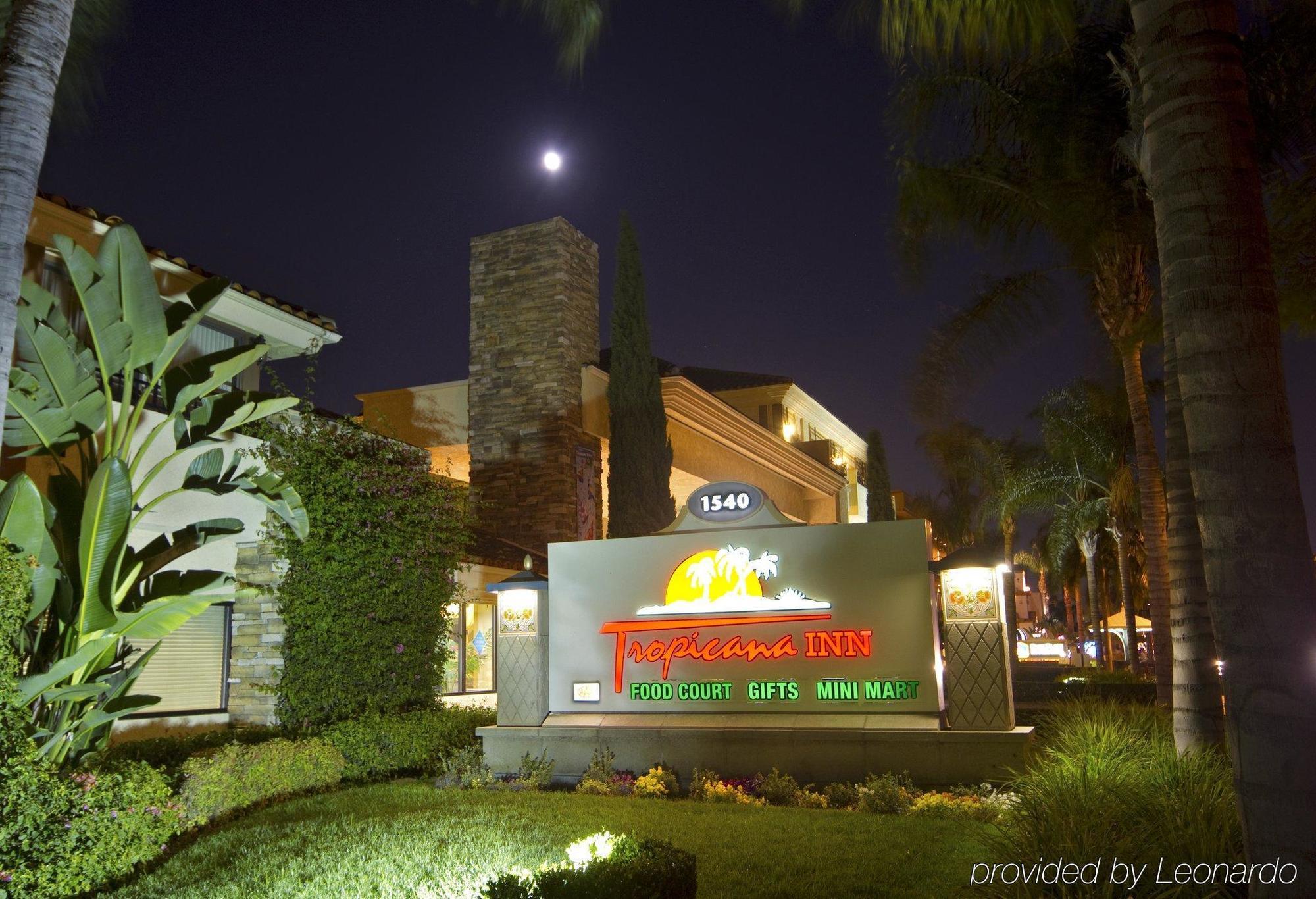 Tropicana Inn & Suites Anaheim Buitenkant foto