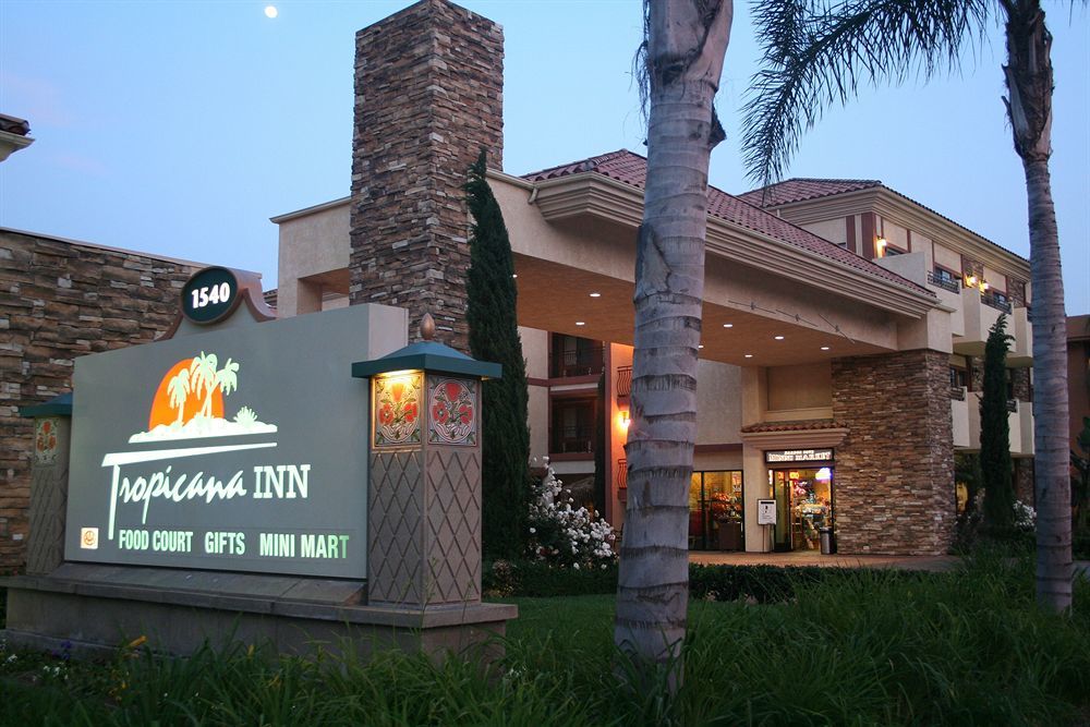 Tropicana Inn & Suites Anaheim Buitenkant foto