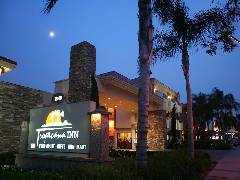 Tropicana Inn & Suites Anaheim Buitenkant foto