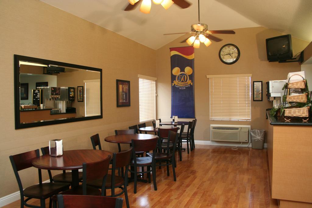 Tropicana Inn & Suites Anaheim Restaurant foto
